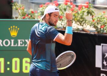 Tennis: derby ai quarti tra Berrettini e Travaglia. Caruso si arrende a Djokovic.