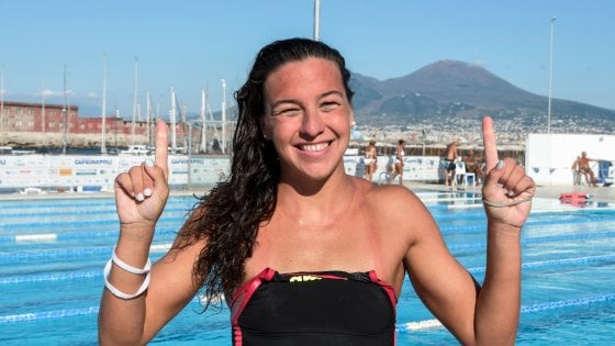 Nuoto di fondo: Arianna Bridi prima donna della storia a vincere la Capri-Napoli.