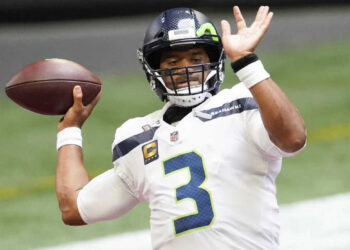 Spettacolo football americano: Seattle sconfigge il New England 35-30.