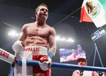 Boxe, Canelo Alvarez abbandona il titolo mondiale WBA dei medi.