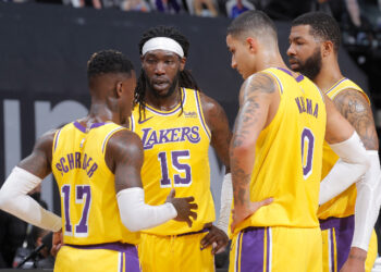 Notte NBA: il derby di Los Angeles va ai Clippers.
