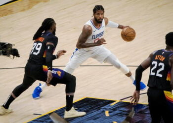Nba, Paul George da’ spettacolo.
