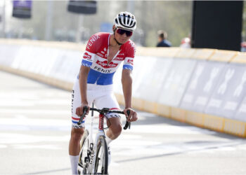 Ciclismo: Van der Poel, tappa e primato in Svizzera.