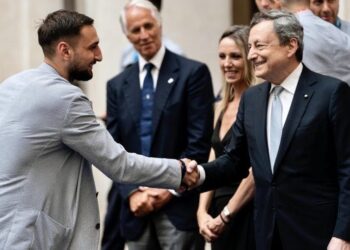 Gli Azzurri in trionfo e Draghi è pazzo di Donnarumma