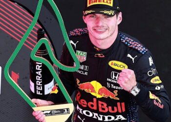 F1: Verstappen vince in casa, luci e ombre a Maranello