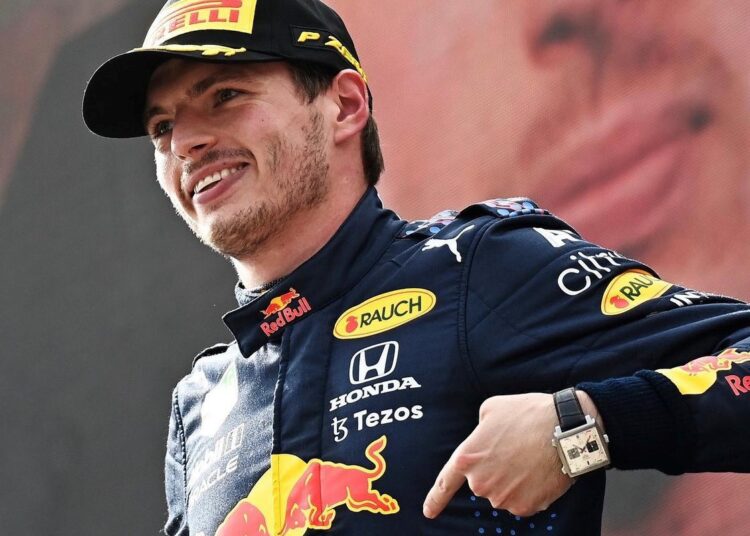 F1: Hamilton giù dal podio, trionfa Verstappen