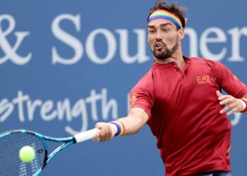 Fognini se la gioca bene, ma perde contro Tsitsipas.