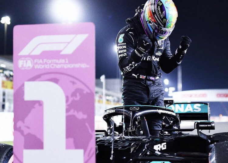 Formula 1: Hamilton fa pole in Qatar, 5 posizioni per Verstappen
