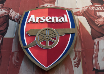 Arsenal – Manchester United. Da una parte la continuità, dall’altra il riscatto immediato. 