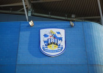 Ore 20:45, Championship: Huddersfield – Luton. Scontro diretto in zona playoff: chi perde è a rischio.￼