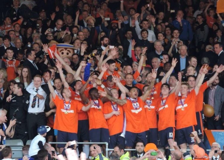Luton – Huddersfield. Semifinale playoff Championship tra la sesta e la terza in campionato.