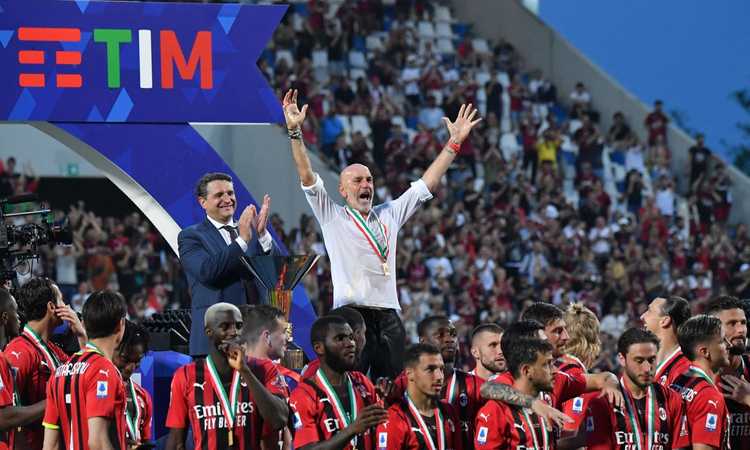 Milan, rubata la medaglia a Pioli: “Me l’hanno strappata durante la festa”