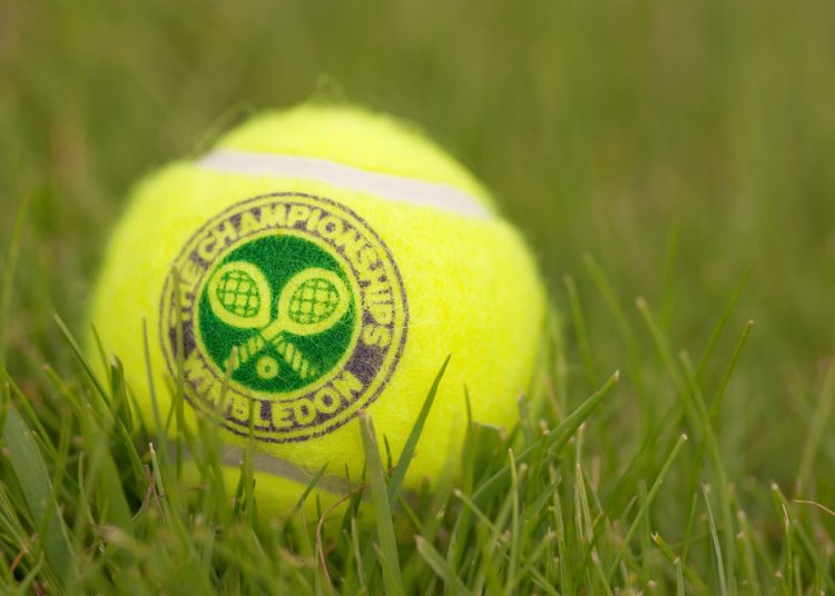 Djokovic-Kyrgios. Wimbledon 2022, l’australiano prova a togliere lo scettro di re dell’erba al serbo