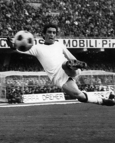 Gigi Riva, “Rombo di Tuono” oggi avrebbe compiuto 80 anni